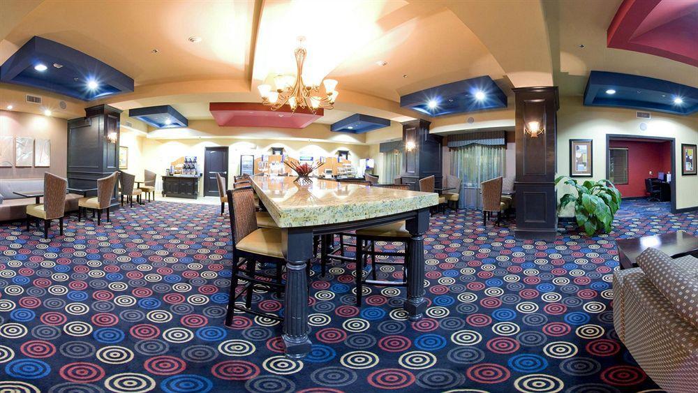 Holiday Inn Express & Suites Huntsville By Ihg Buitenkant foto