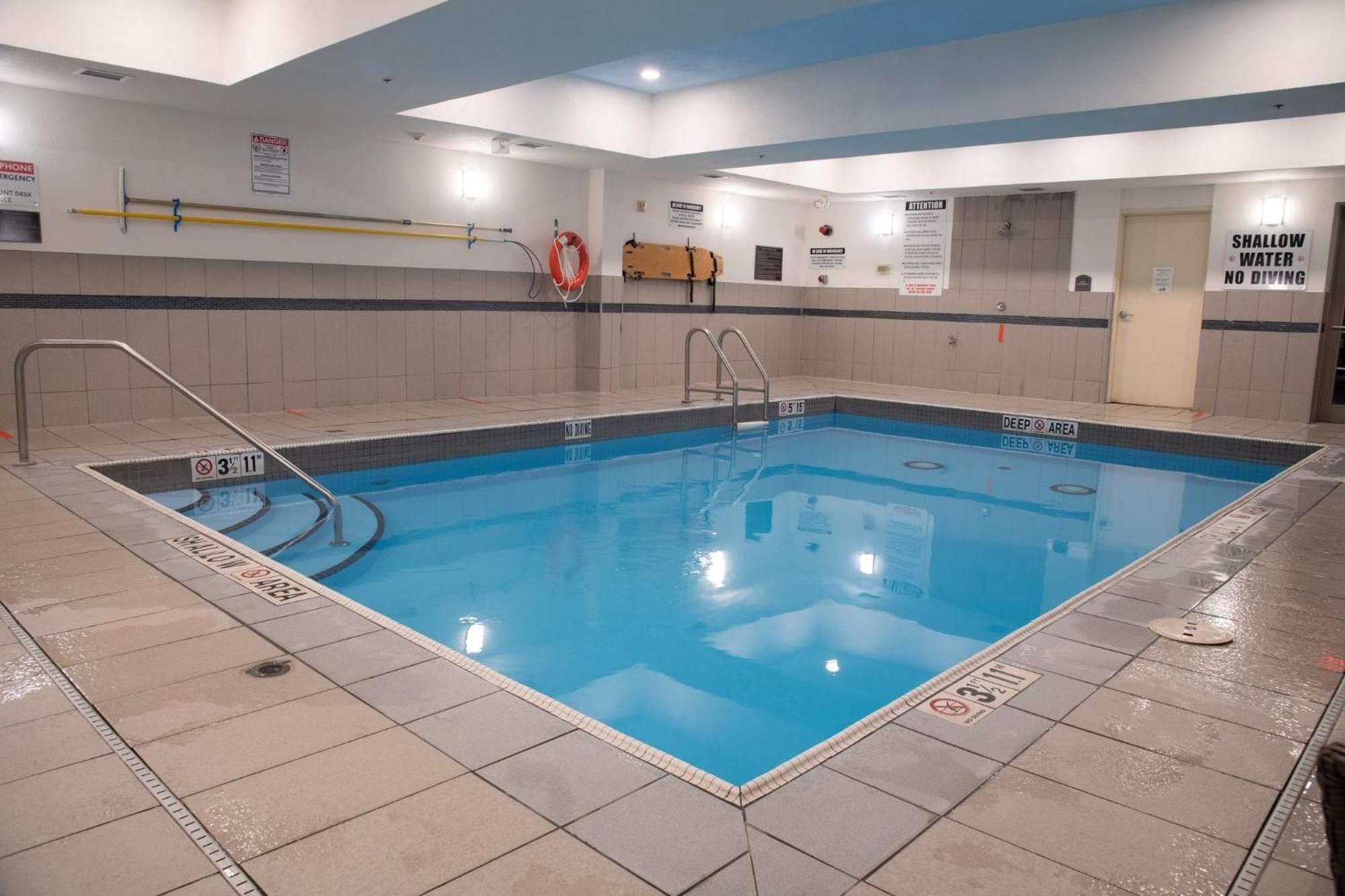 Holiday Inn Express & Suites Huntsville By Ihg Buitenkant foto